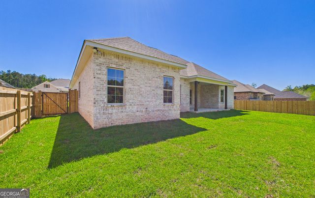 212 Golden Chestnut Bend, Bonaire, GA 31005