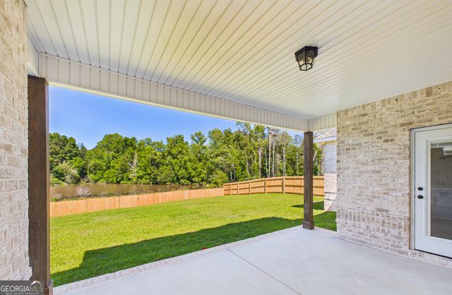 212 Golden Chestnut Bend, Bonaire, GA 31005