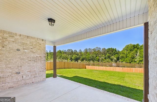212 Golden Chestnut Bend, Bonaire, GA 31005