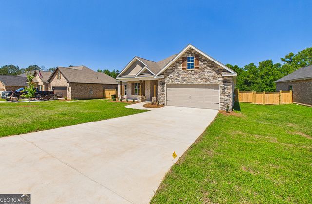 212 Golden Chestnut Bend, Bonaire, GA 31005