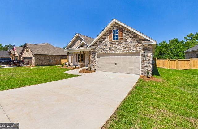 212 Golden Chestnut Bend, Bonaire, GA 31005