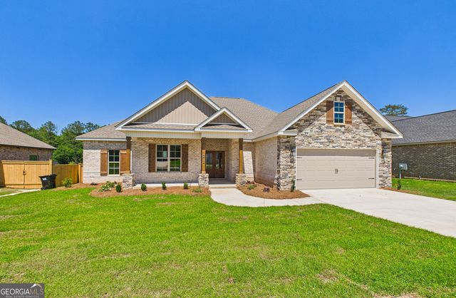 212 Golden Chestnut Bend, Bonaire, GA 31005