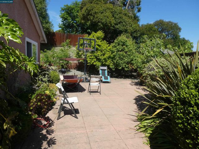 2908 Sargent Ave, San Pablo, CA 94806
