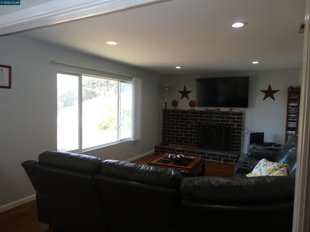 2908 Sargent Ave, San Pablo, CA 94806