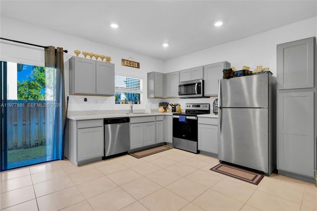 117 NE 3rd Ct, Florida City, FL 33034