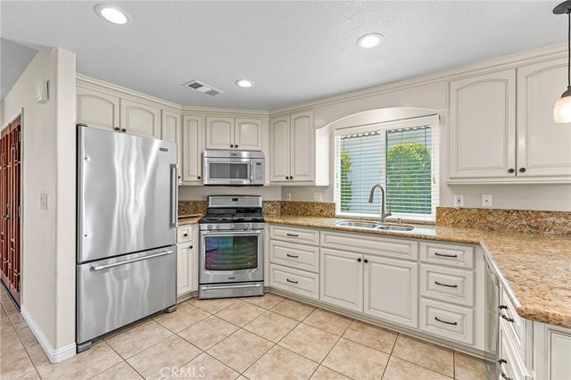 40361 Via Amapola, Murrieta, CA 92562