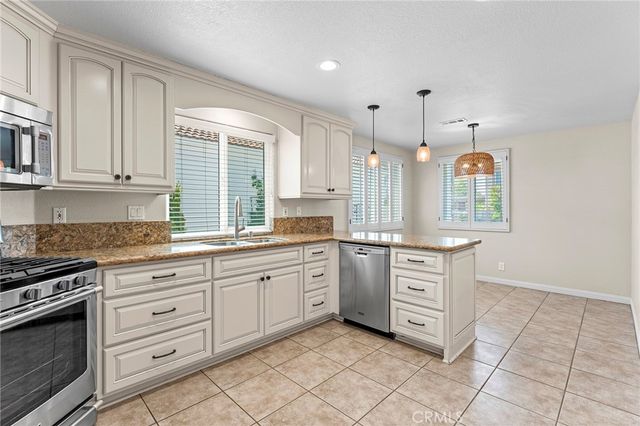 40361 Via Amapola, Murrieta, CA 92562