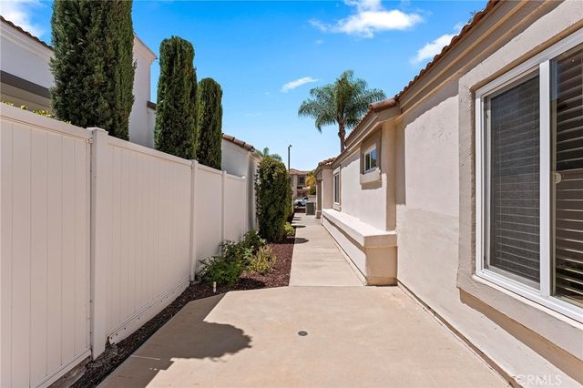 40361 Via Amapola, Murrieta, CA 92562