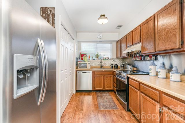 941 Sardis Cove Drive, Charlotte, NC 28270