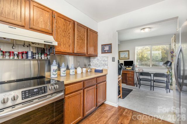 941 Sardis Cove Drive, Charlotte, NC 28270