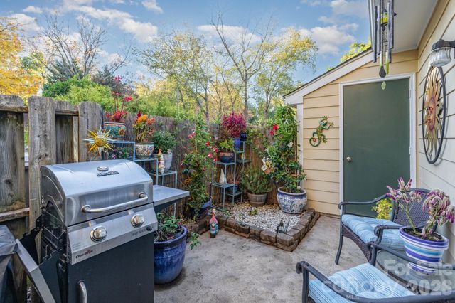 941 Sardis Cove Drive, Charlotte, NC 28270