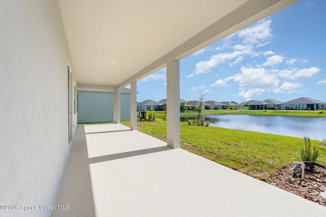 2352 Carrick Street NW, Palm Bay, FL 32907
