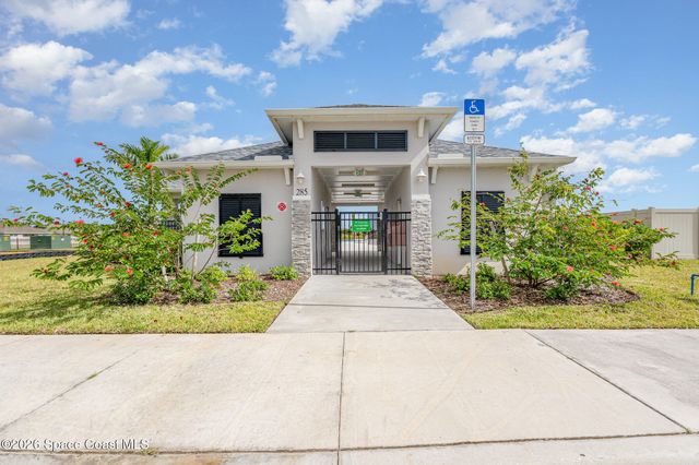 2352 Carrick Street NW, Palm Bay, FL 32907