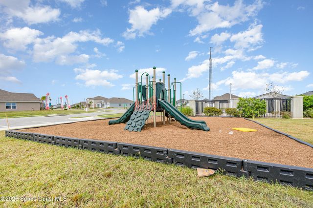 2352 Carrick Street NW, Palm Bay, FL 32907