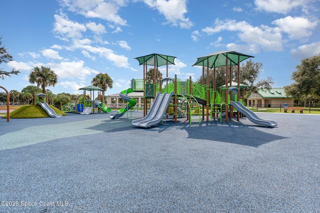 2352 Carrick Street NW, Palm Bay, FL 32907