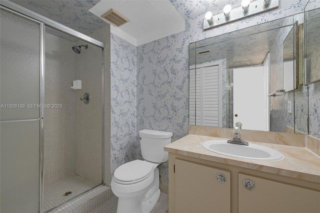 302 Lakeview Dr 105, Weston, FL 33326