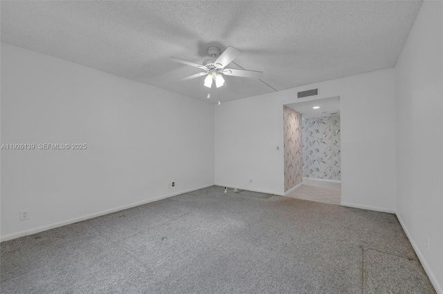 302 Lakeview Dr 105, Weston, FL 33326