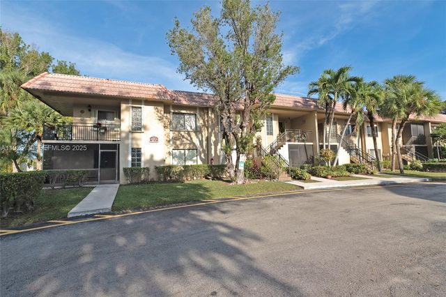 302 Lakeview Dr 105, Weston, FL 33326