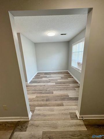 317 Chateau Drive SW, Huntsville, AL 35801