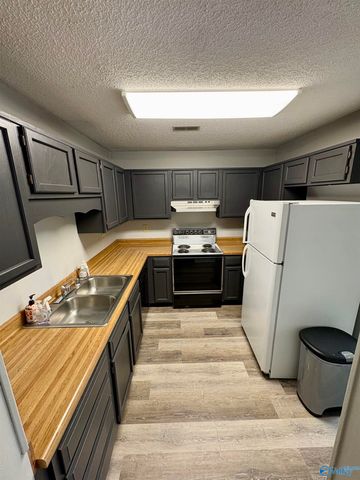 317 Chateau Drive SW, Huntsville, AL 35801