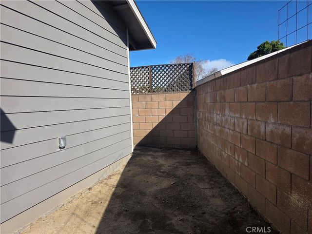 18138 Eccles, Northridge, CA 91325