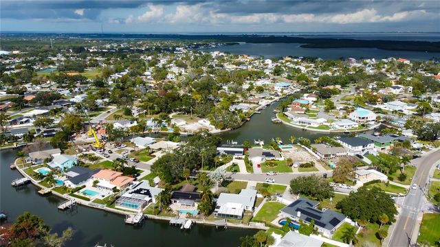 5116 VENETIAN BOULEVARD NE, St Petersburg, FL 33703