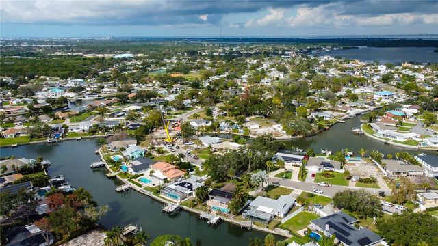 5116 VENETIAN BOULEVARD NE, St Petersburg, FL 33703