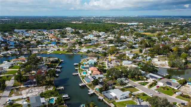 5116 VENETIAN BOULEVARD NE, St Petersburg, FL 33703