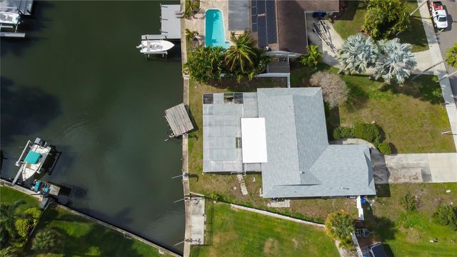 5116 VENETIAN BOULEVARD NE, St Petersburg, FL 33703