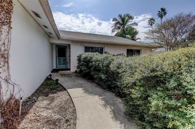 5116 VENETIAN BOULEVARD NE, St Petersburg, FL 33703