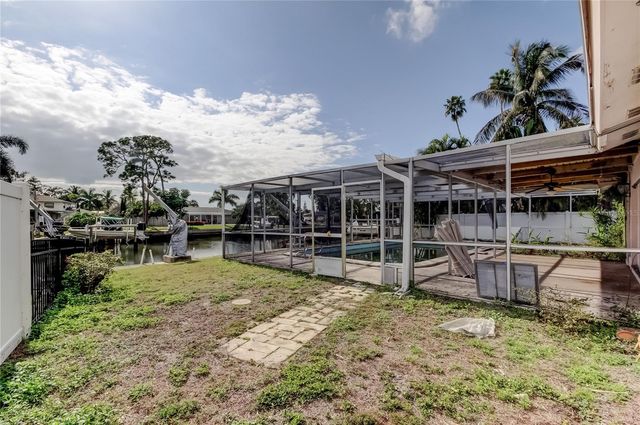 5116 VENETIAN BOULEVARD NE, St Petersburg, FL 33703