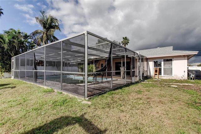 5116 VENETIAN BOULEVARD NE, St Petersburg, FL 33703