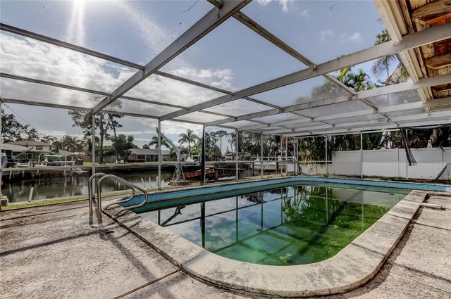 5116 VENETIAN BOULEVARD NE, St Petersburg, FL 33703