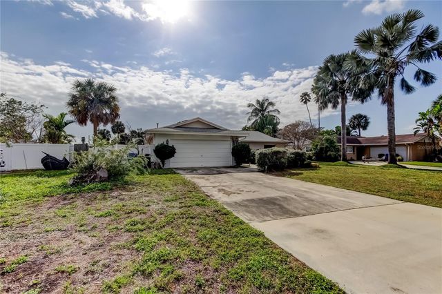 5116 VENETIAN BOULEVARD NE, St Petersburg, FL 33703