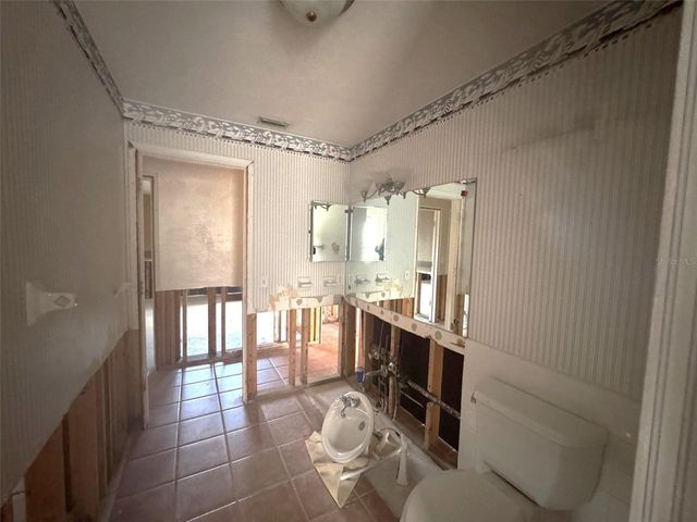 5116 VENETIAN BOULEVARD NE, St Petersburg, FL 33703