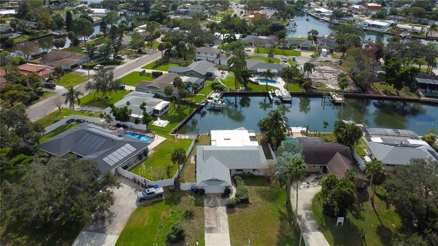 5116 VENETIAN BOULEVARD NE, St Petersburg, FL 33703
