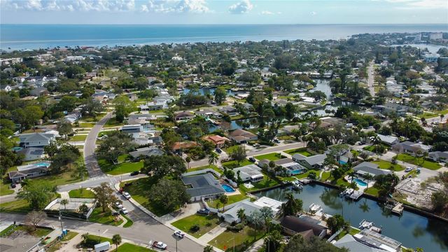 5116 VENETIAN BOULEVARD NE, St Petersburg, FL 33703