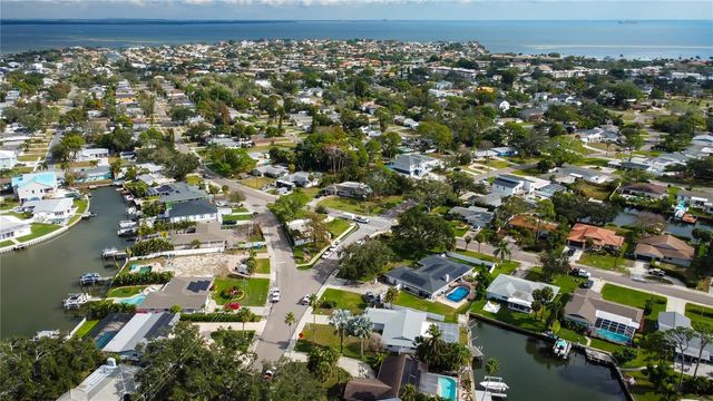 5116 VENETIAN BOULEVARD NE, St Petersburg, FL 33703