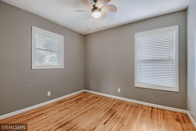 911 5th Street W, Hastings, MN 55033