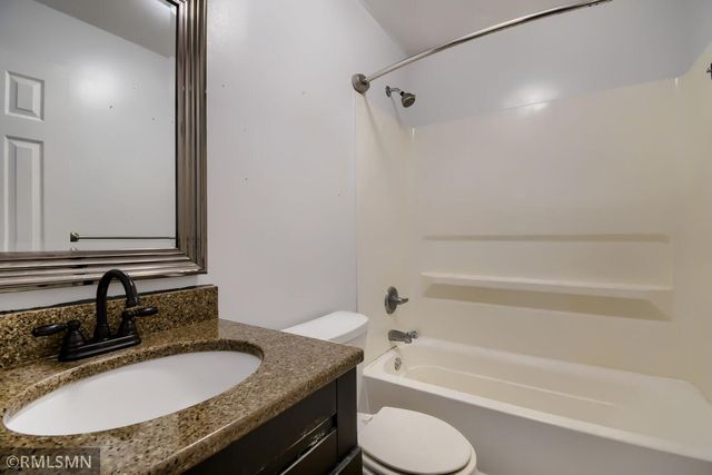 911 5th Street W, Hastings, MN 55033