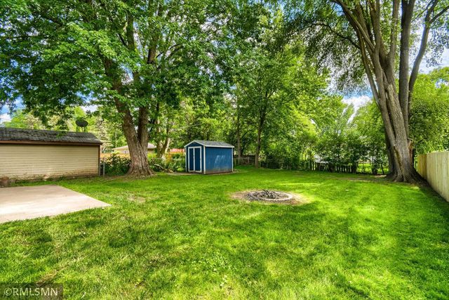 911 5th Street W, Hastings, MN 55033