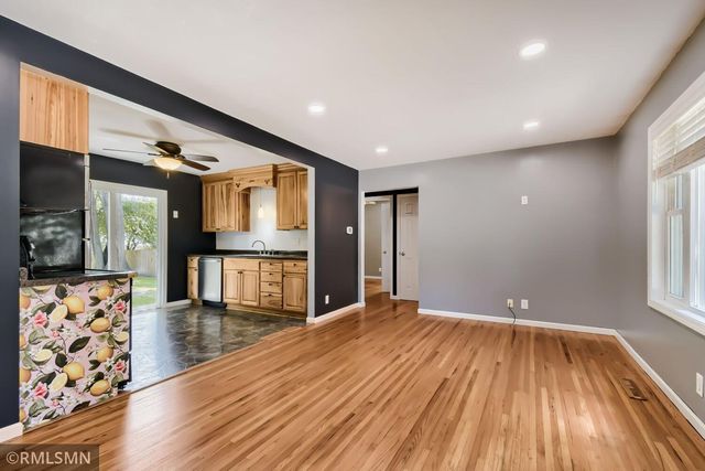 911 5th Street W, Hastings, MN 55033