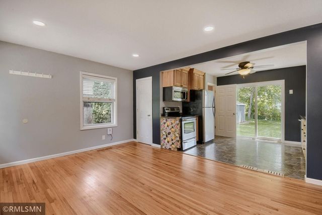 911 5th Street W, Hastings, MN 55033