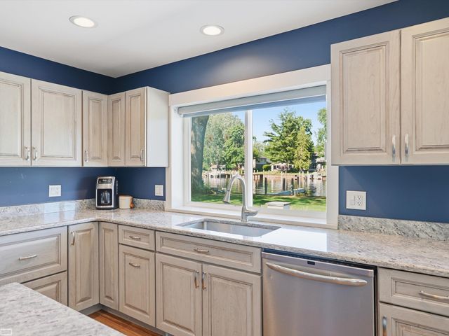 39734 Cove Street, Harrison Twp, MI 48045