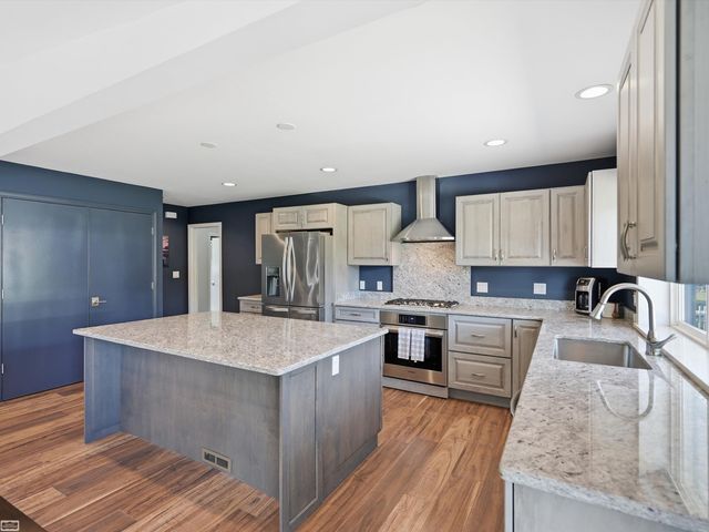 39734 Cove Street, Harrison Twp, MI 48045