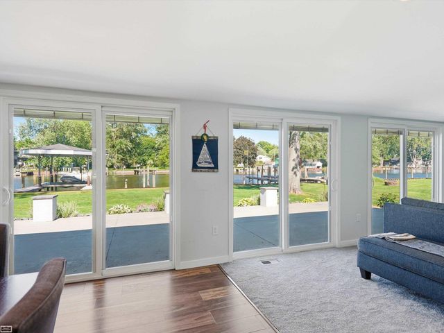 39734 Cove Street, Harrison Twp, MI 48045