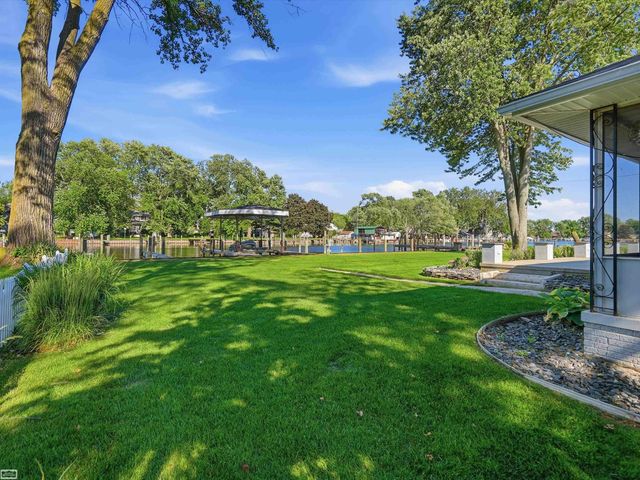 39734 Cove Street, Harrison Twp, MI 48045