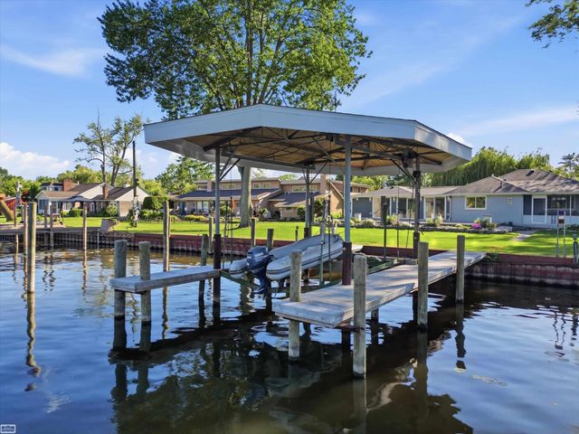 39734 Cove Street, Harrison Twp, MI 48045