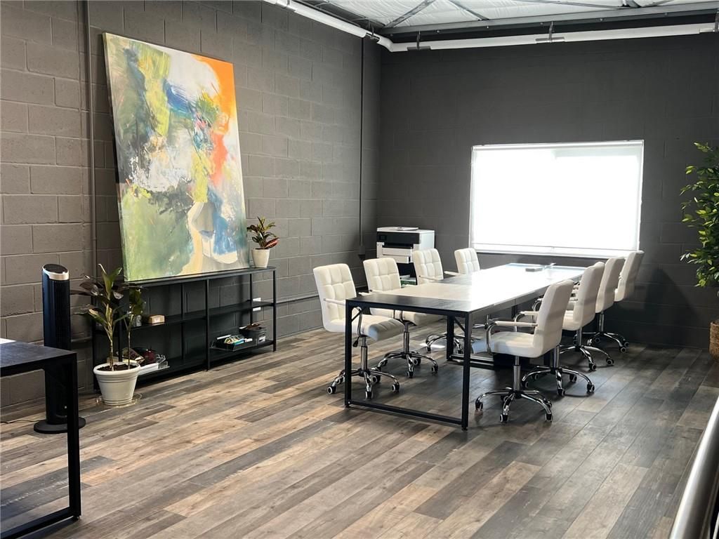 Image 5 of property listing at 5725 Stables Way 308, Alpharetta, GA 30004