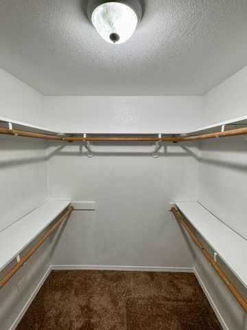 901 Manzanita Drive, Rogue River, OR 97537